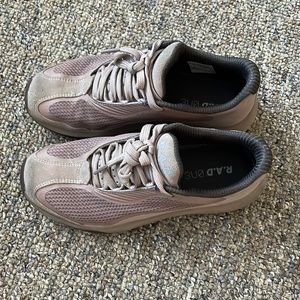RAD Global Sneakers